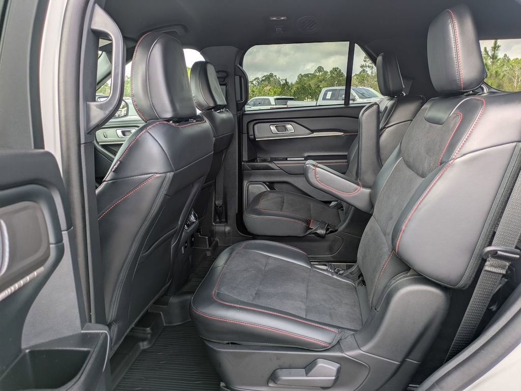 Used 2025 Ford Explorer ST RWD image 24