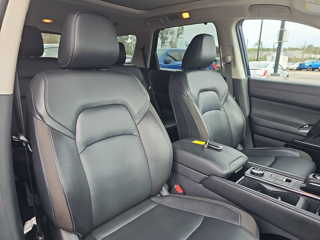 Used 2023 Nissan Pathfinder SL w/ SL Premium Package image 13