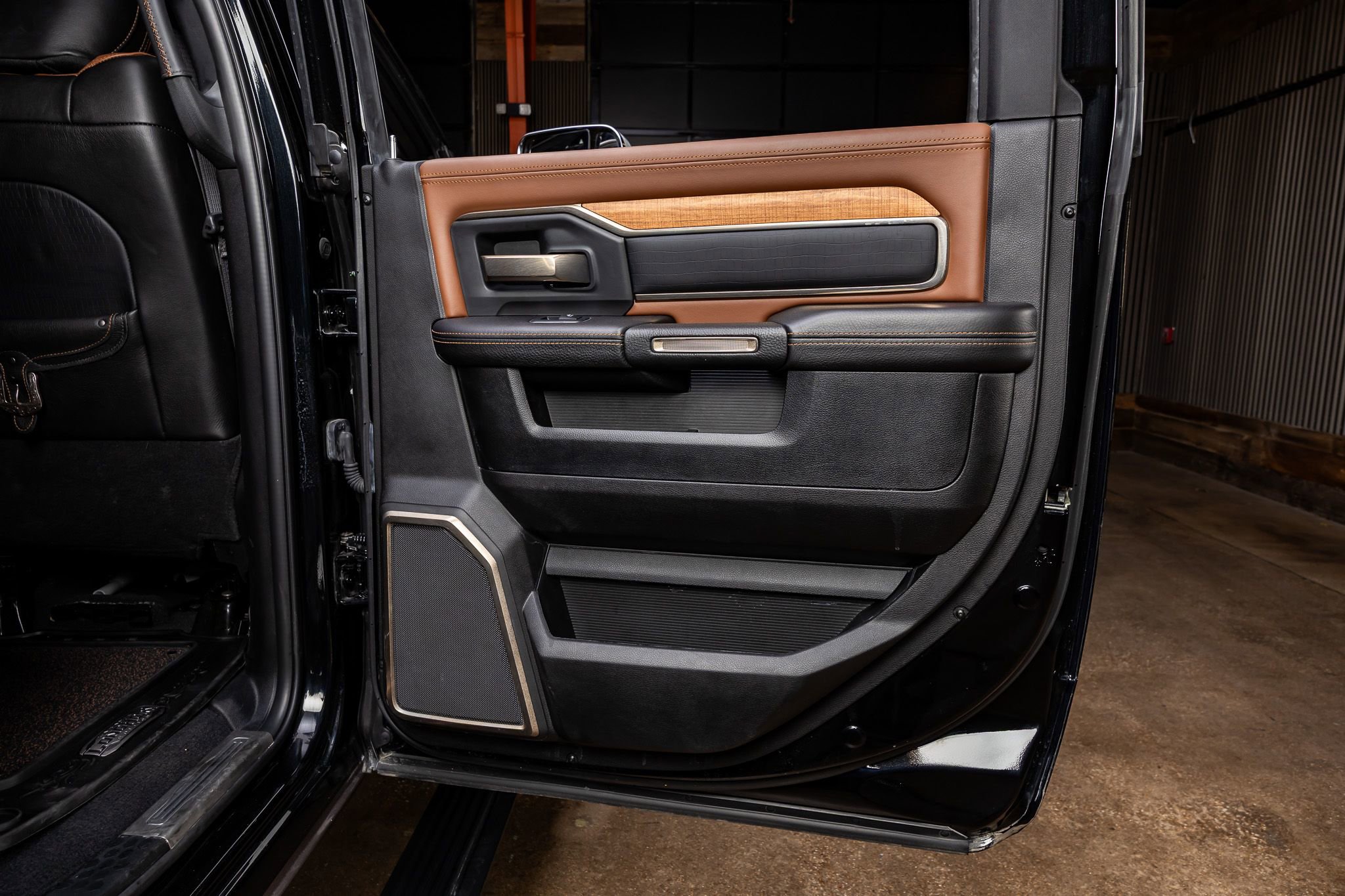 Used 2019 RAM 2500 Limited image 39