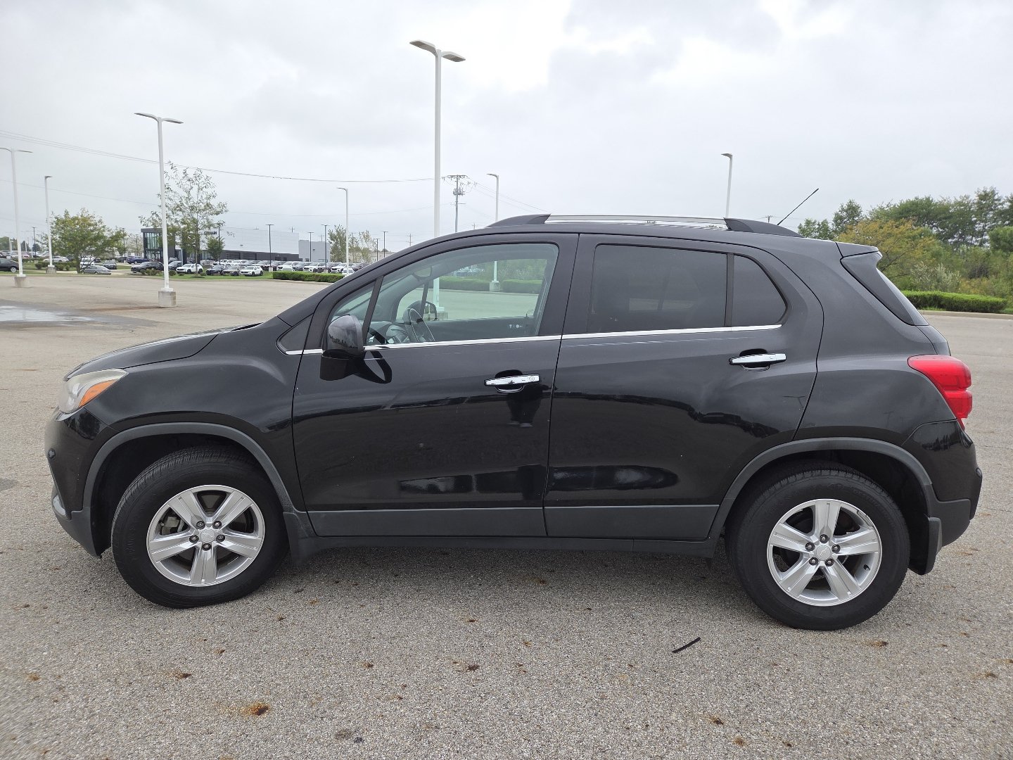 Used 2017 Chevrolet Trax LT w/ LT Convenience Package FWD image 11