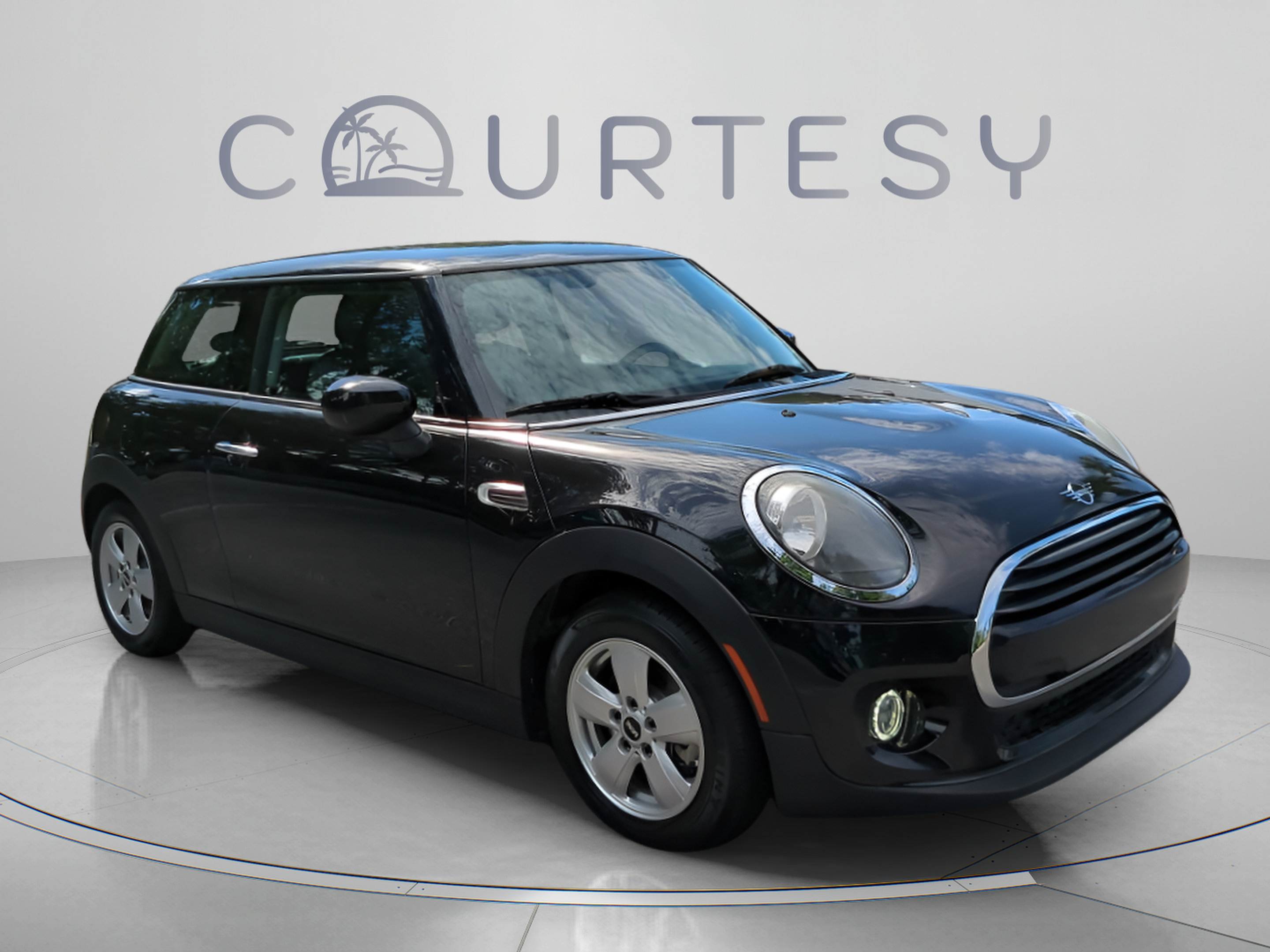 Used 2021 MINI Cooper 2-Door Hardtop FWD image 9