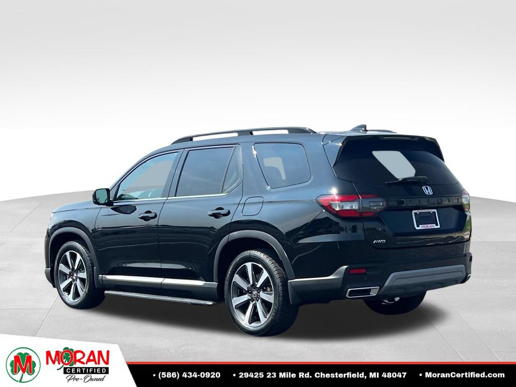 Used 2023 Honda Pilot Touring image 4