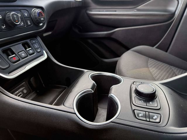 Used 2020 GMC Terrain SLE w/ Driver Convenience Package FWD image 26