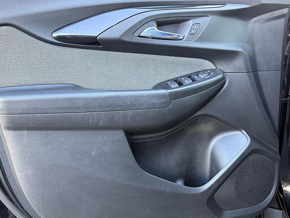 Used 2023 Chevrolet TrailBlazer LT image 16