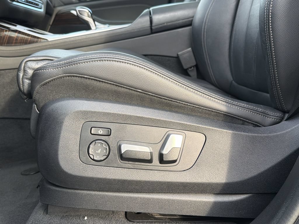 Used 2020 BMW X7 xDrive40i w/ Cold Weather Package AWD/4WD image 23