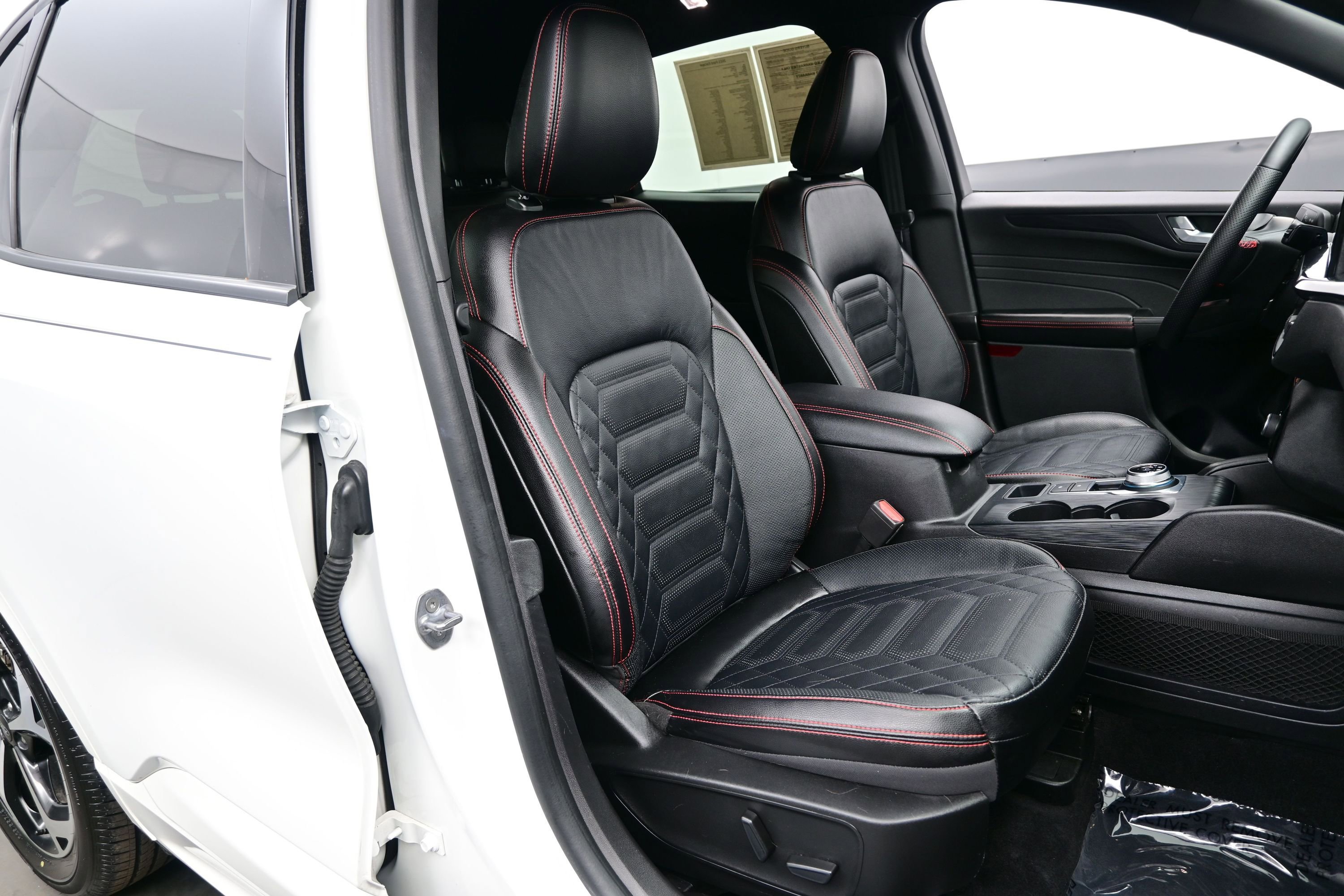 Used 2023 Ford Escape ST-Line Elite w/ Premium Technology Package AWD/4WD image 15