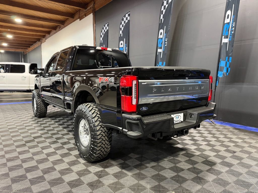 Used 2025 Ford F250 Platinum w/ Platinum Plus Package image 3