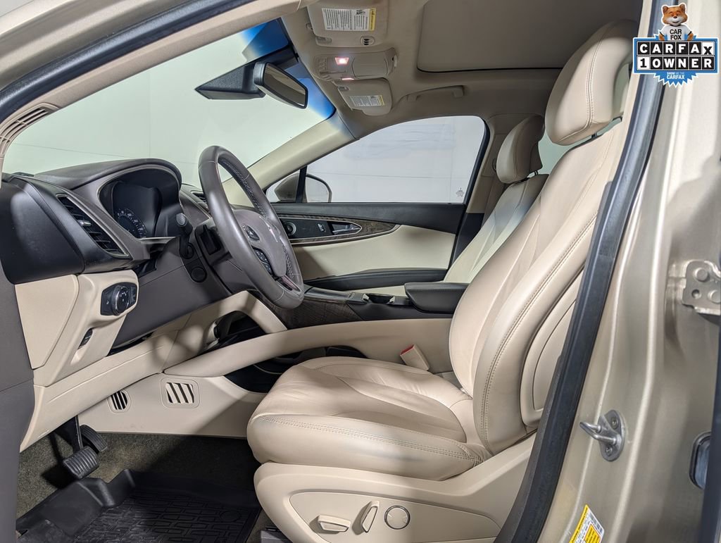 Used 2017 Lincoln MKX Reserve w/ Lincoln MKX Climate Package image 9