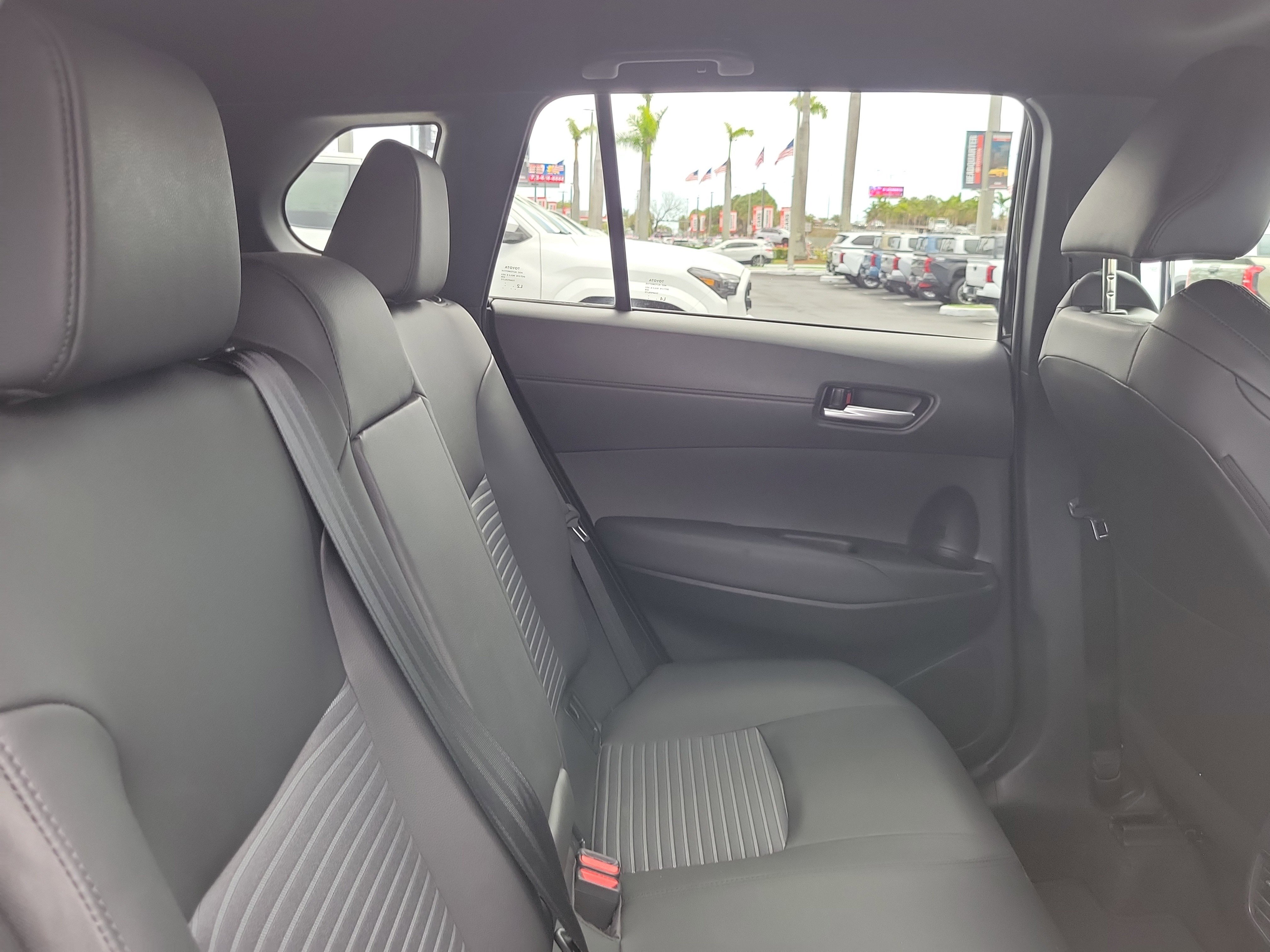 Used 2024 Toyota Corolla Cross SE image 15