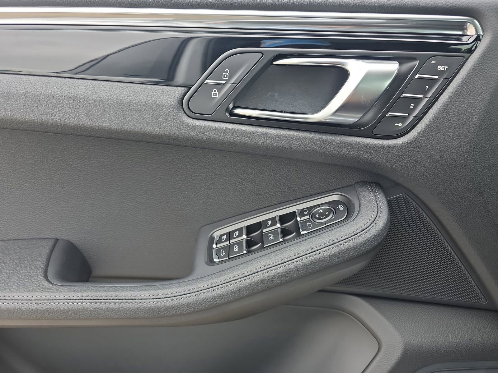 New 2026 Porsche Macan AWD/4WD image 21