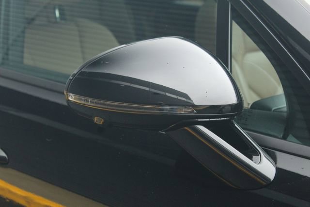 Certified 2025 Porsche Macan image 14