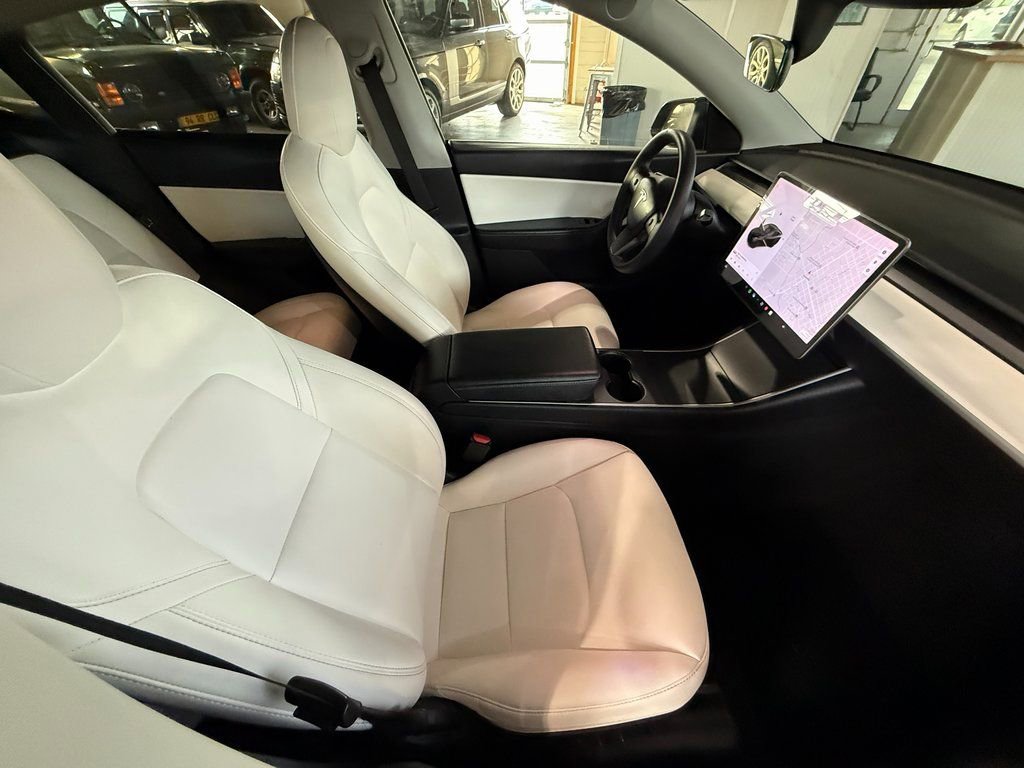 Used 2020 Tesla Model Y Long Range image 8