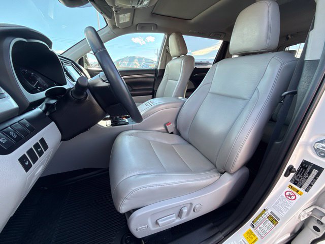 Used 2019 Toyota Highlander Limited AWD/4WD image 11
