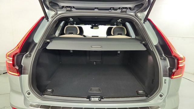 New 2026 Volvo XC60 B5 Plus w/ Climate Package PRO AWD/4WD image 39
