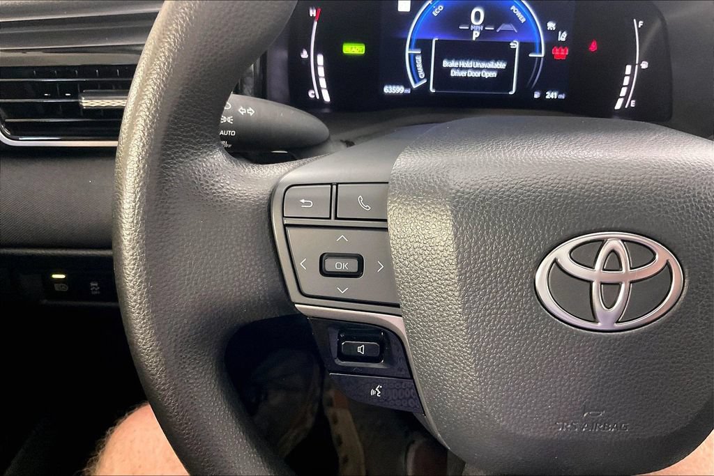 Used 2025 Toyota Camry LE FWD image 24