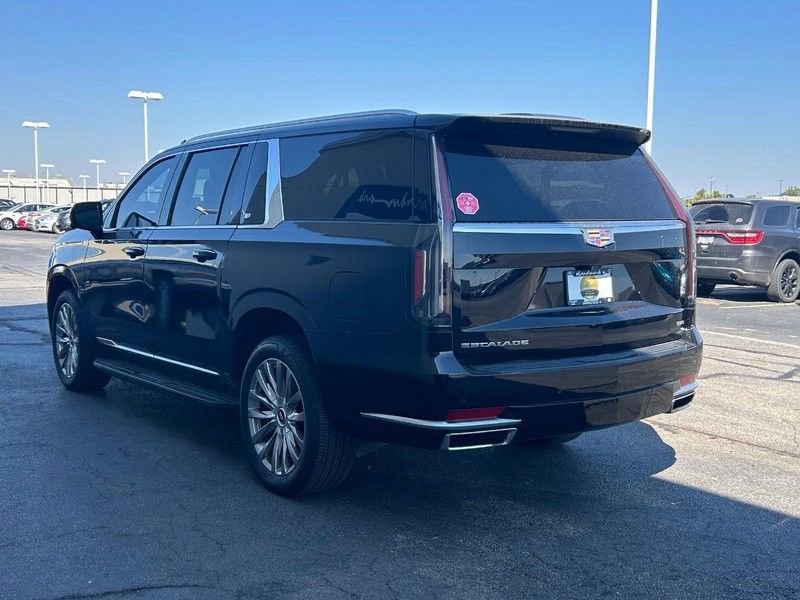 Used 2023 Cadillac Escalade ESV Premium Luxury image 6