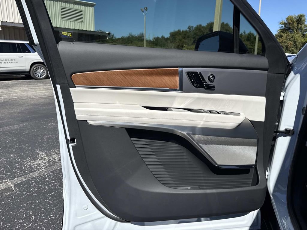 New 2026 Cadillac Vistiq Luxury image 19