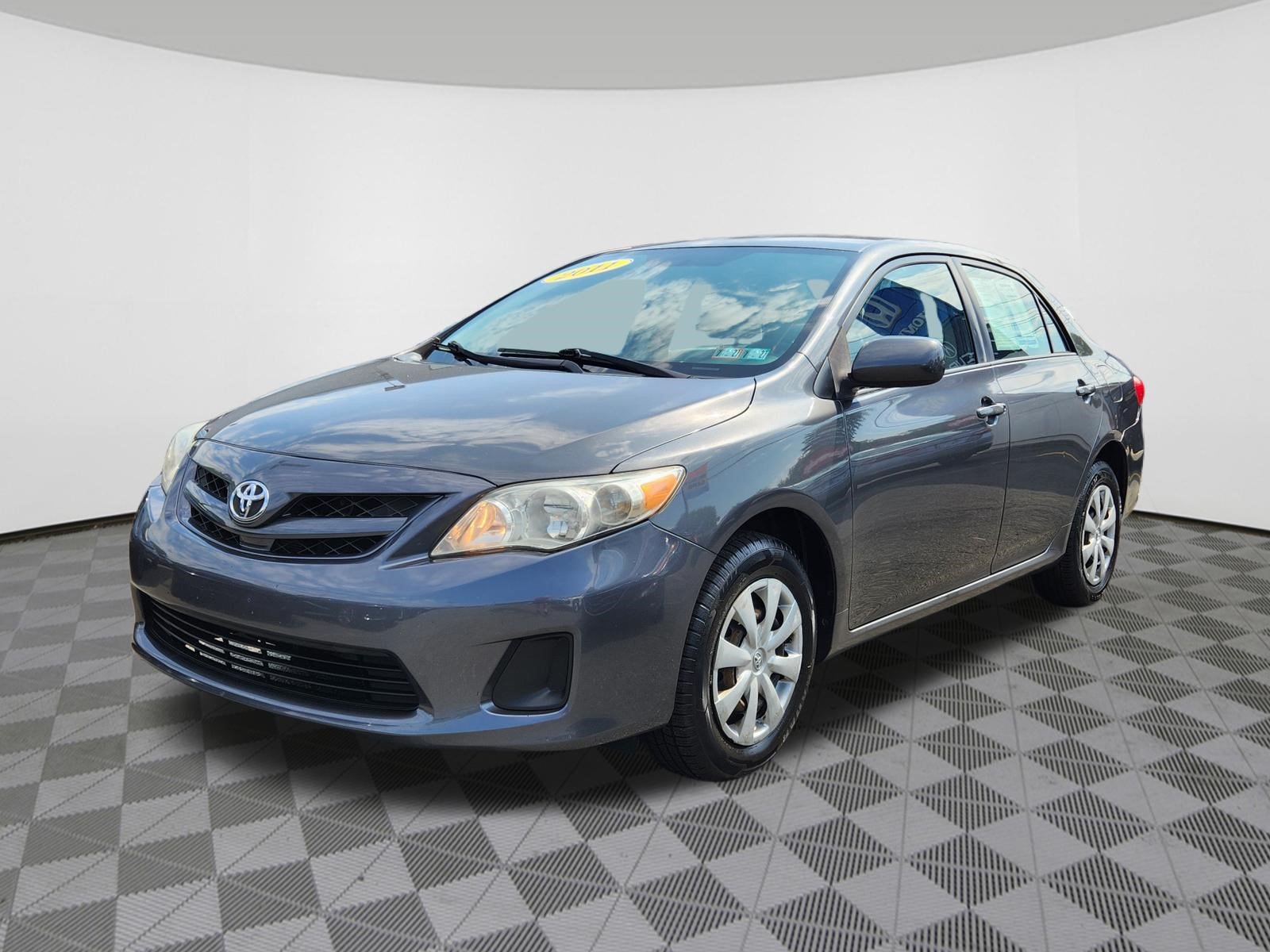 Used 2011 Toyota Corolla LE FWD image 2