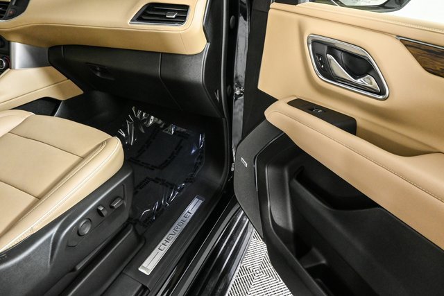 Used 2023 Chevrolet Suburban Premier image 24