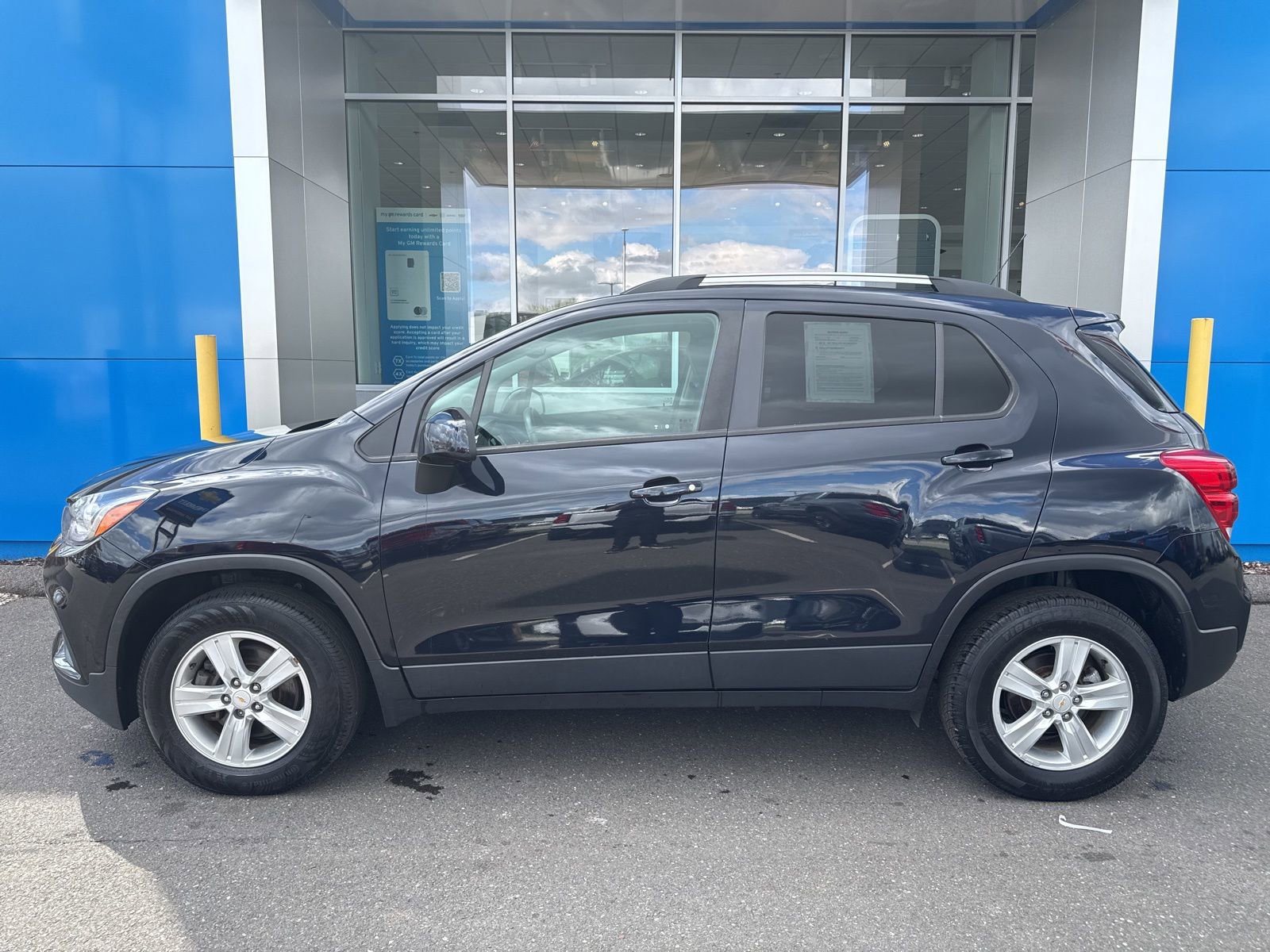 Used 2021 Chevrolet Trax LT AWD/4WD image 9
