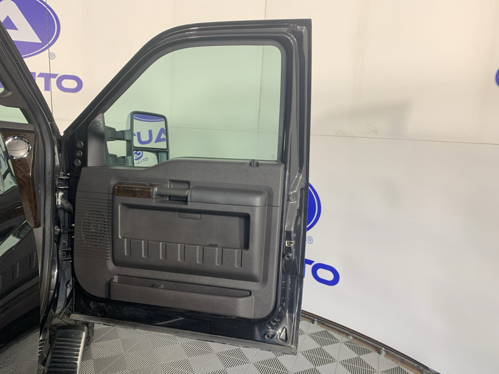 Used 2015 Ford F350 Platinum image 38