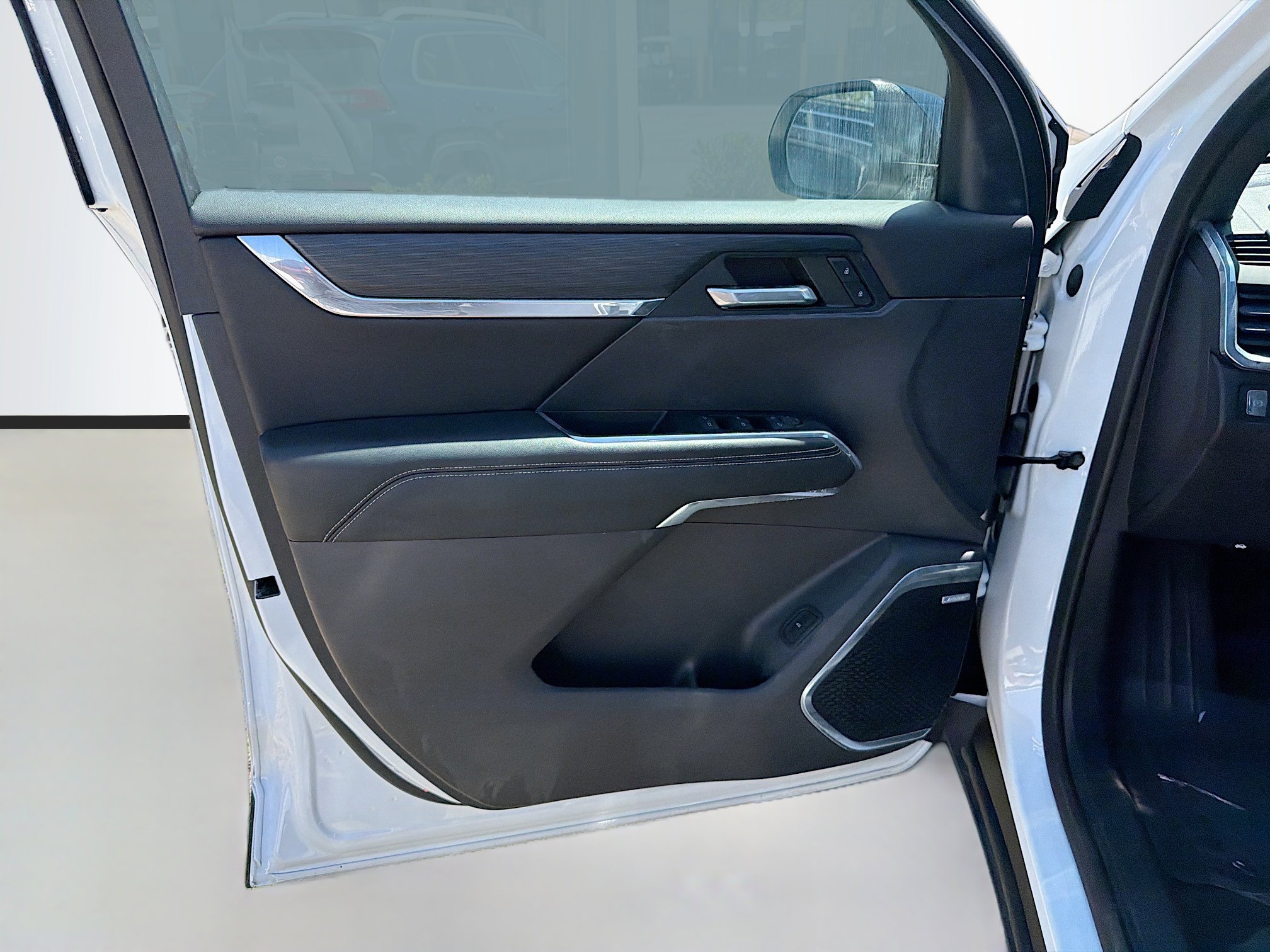 Used 2024 GMC Acadia Elevation image 22