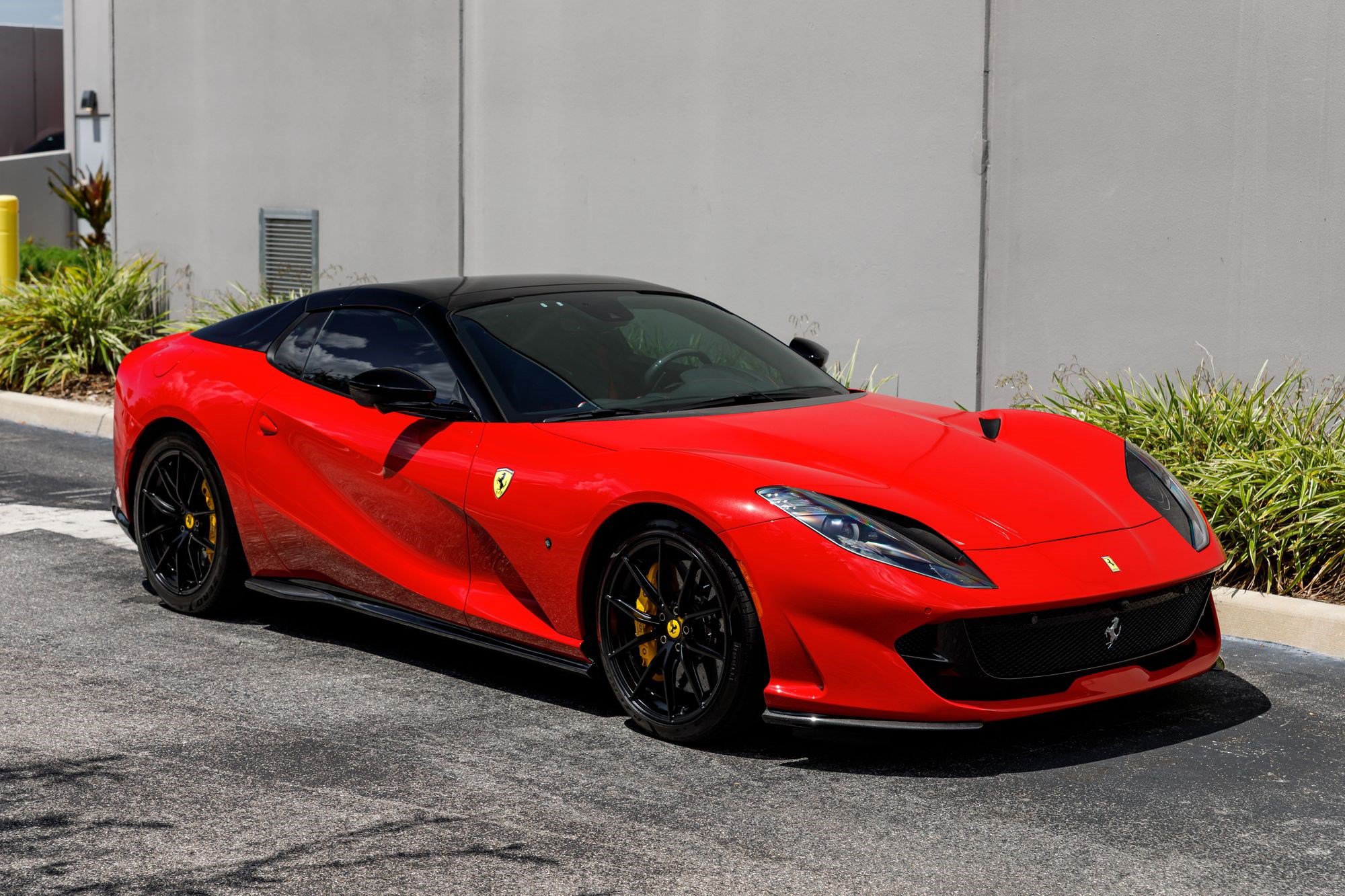 Used 2021 Ferrari 812 GTS RWD image 7