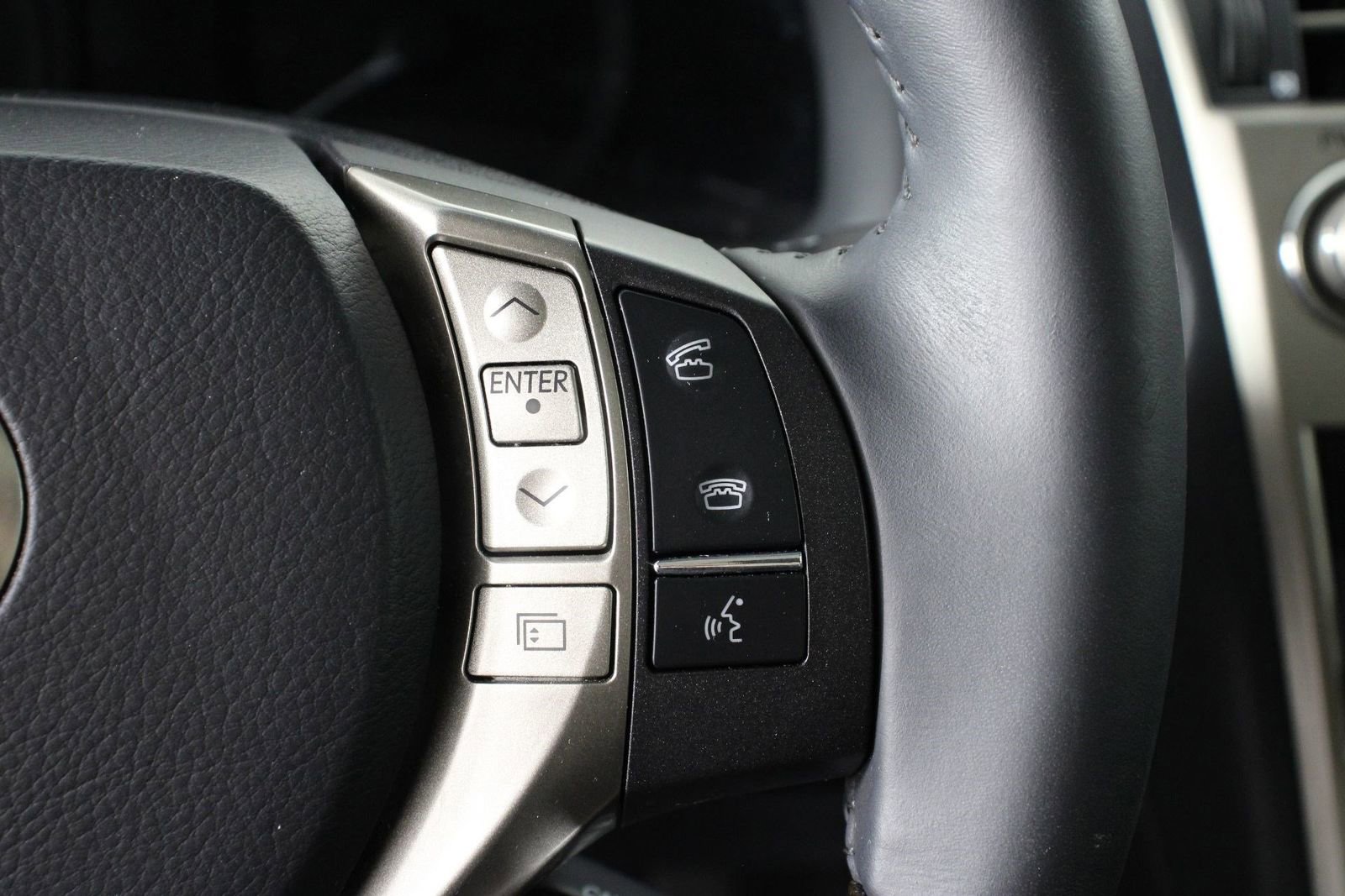 Used 2015 Lexus RX 450h FWD image 11