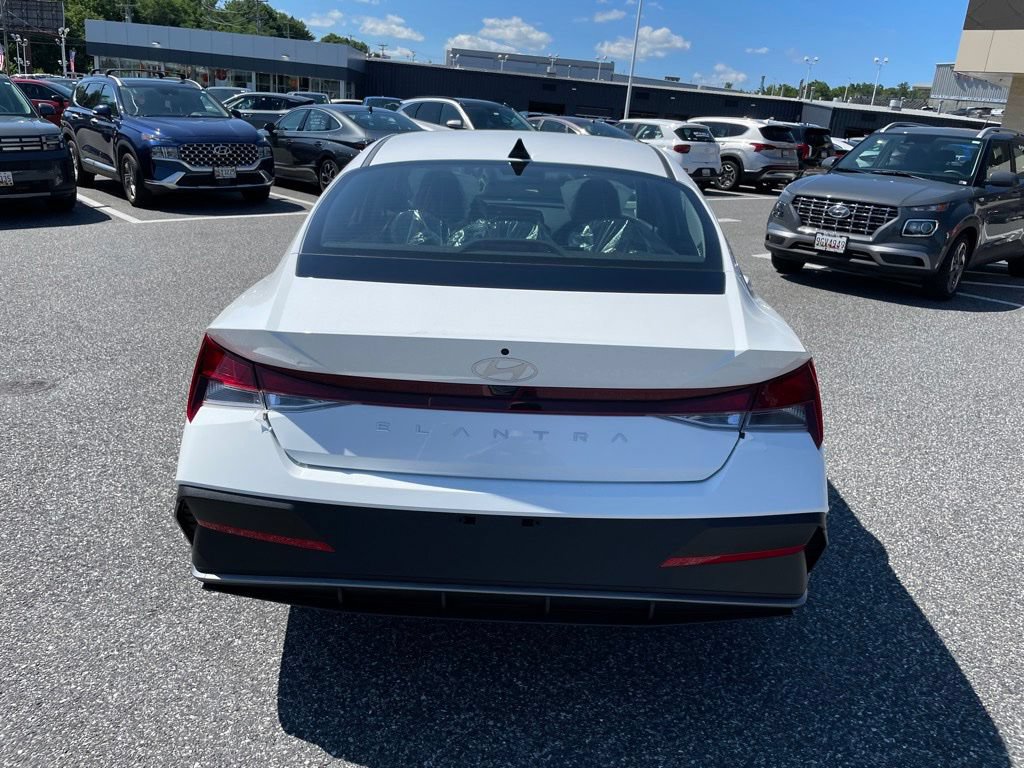 New 2026 Hyundai Elantra SE FWD image 6