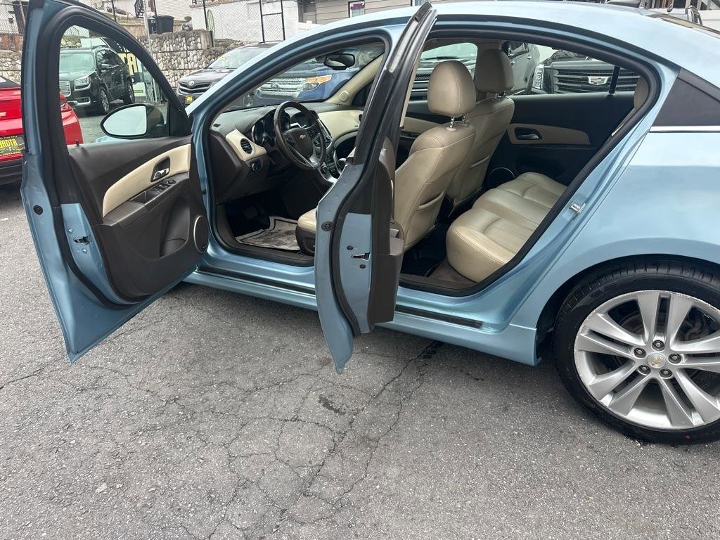 Used 2011 Chevrolet Cruze LTZ w/ RS Package FWD image 10