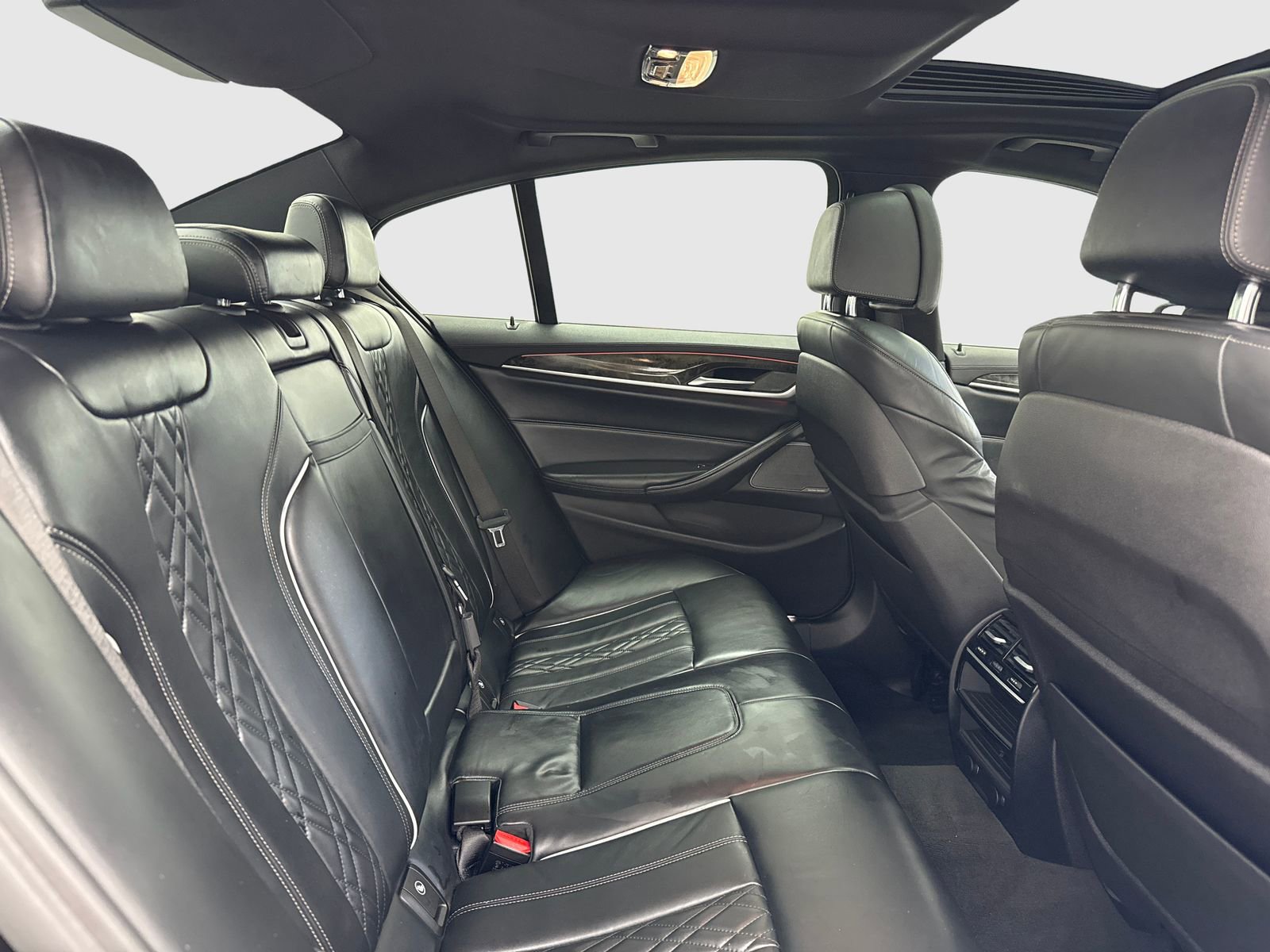 Used 2018 BMW M550i xDrive AWD/4WD image 43
