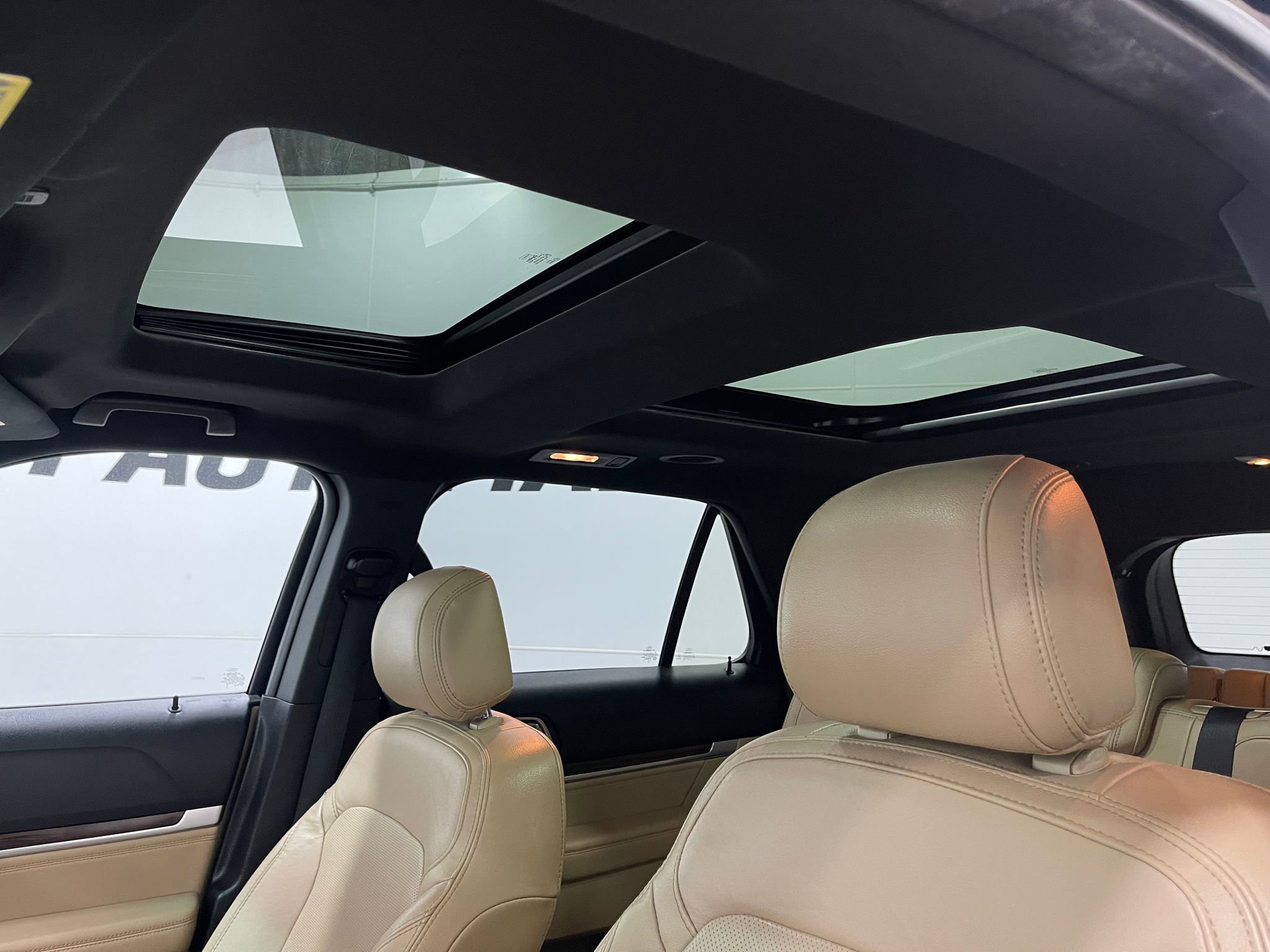 Used 2017 Ford Explorer Limited image 12