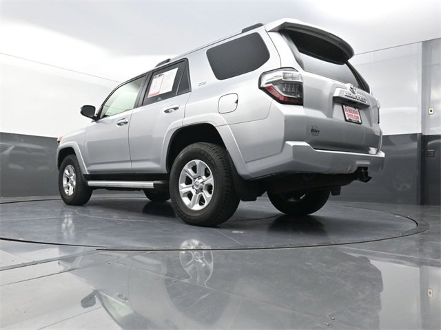 Used 2020 Toyota 4Runner SR5 image 31