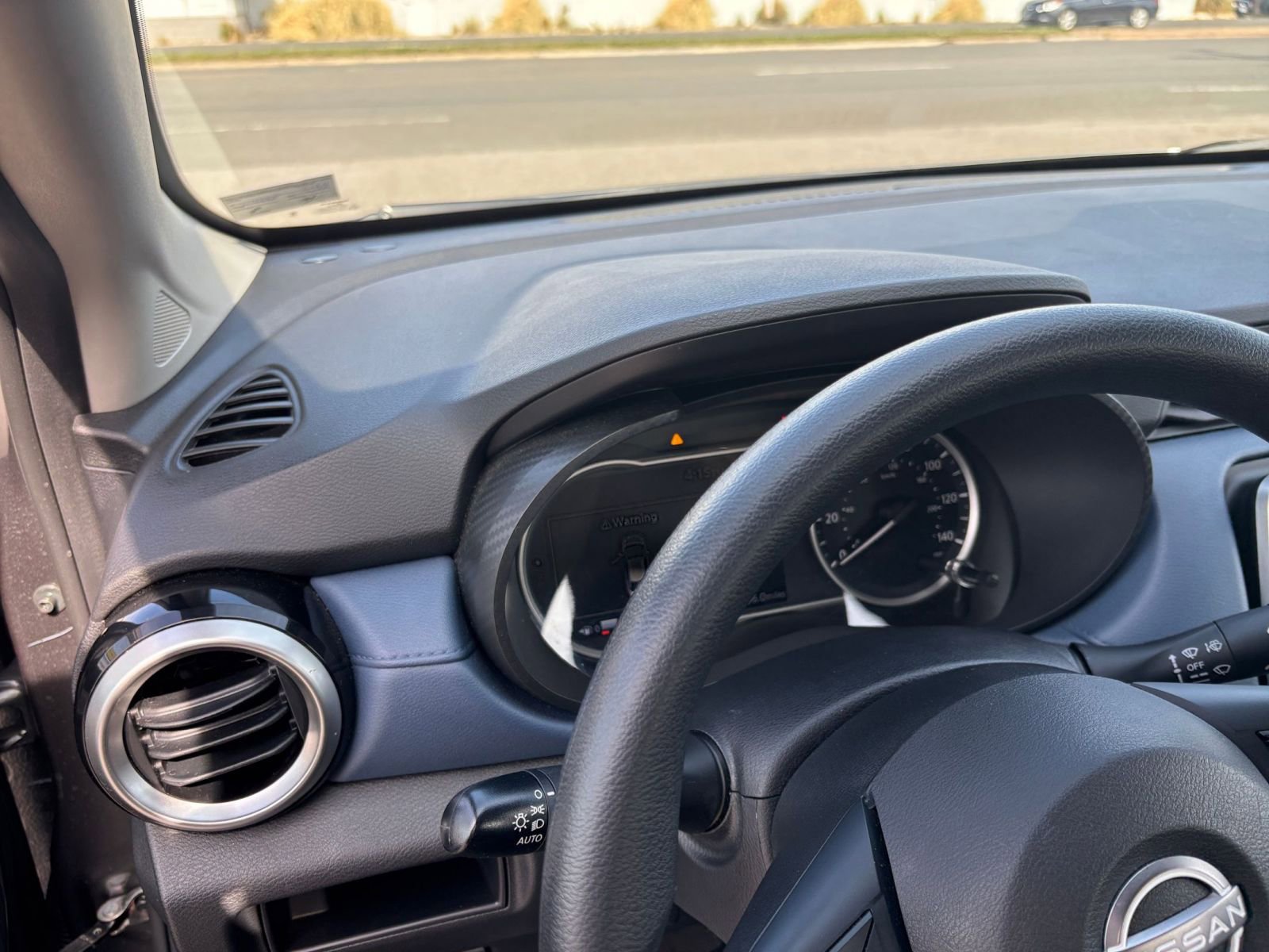 Used 2025 Nissan Versa SV FWD image 32