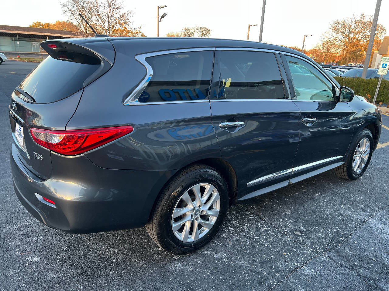 Used 2013 INFINITI JX35 Base AWD 4dr SUV w/ Cargo Pkg image 13