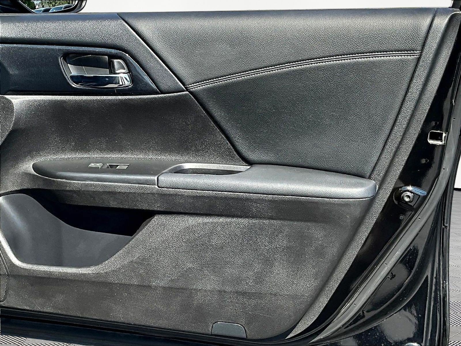 Used 2013 Honda Accord Sport image 25
