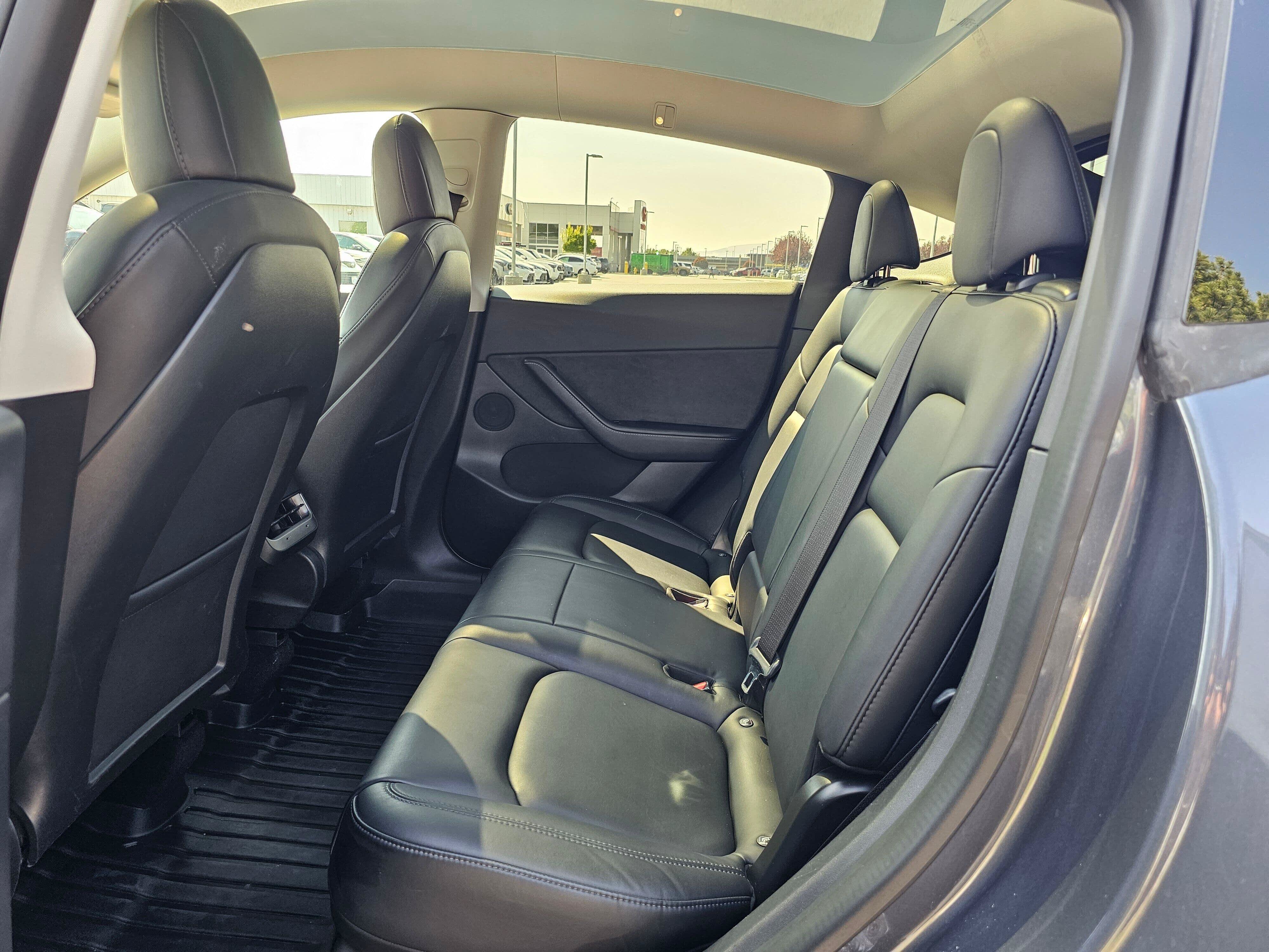 Used 2021 Tesla Model Y Long Range AWD/4WD image 17