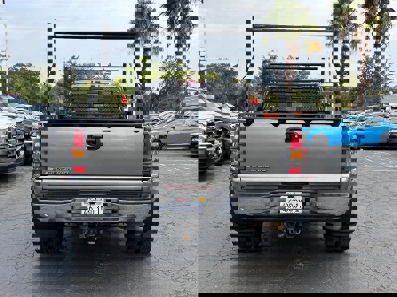 Used 2007 Chevrolet Silverado 3500 LT w/ Heavy-Duty Power Package image 4