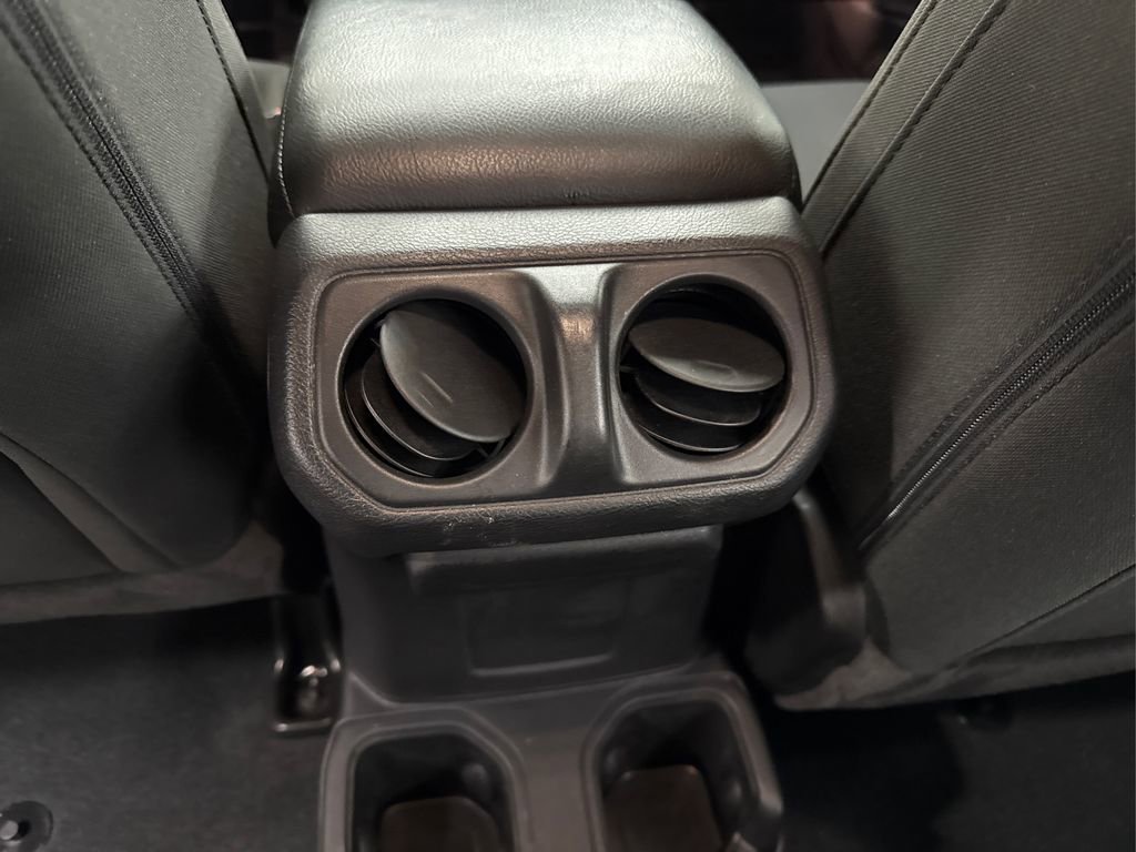 Used 2022 Jeep Wrangler Unlimited Sport image 33