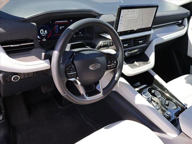 Used 2025 Ford Explorer Platinum w/ Ultimate Package AWD/4WD image 9