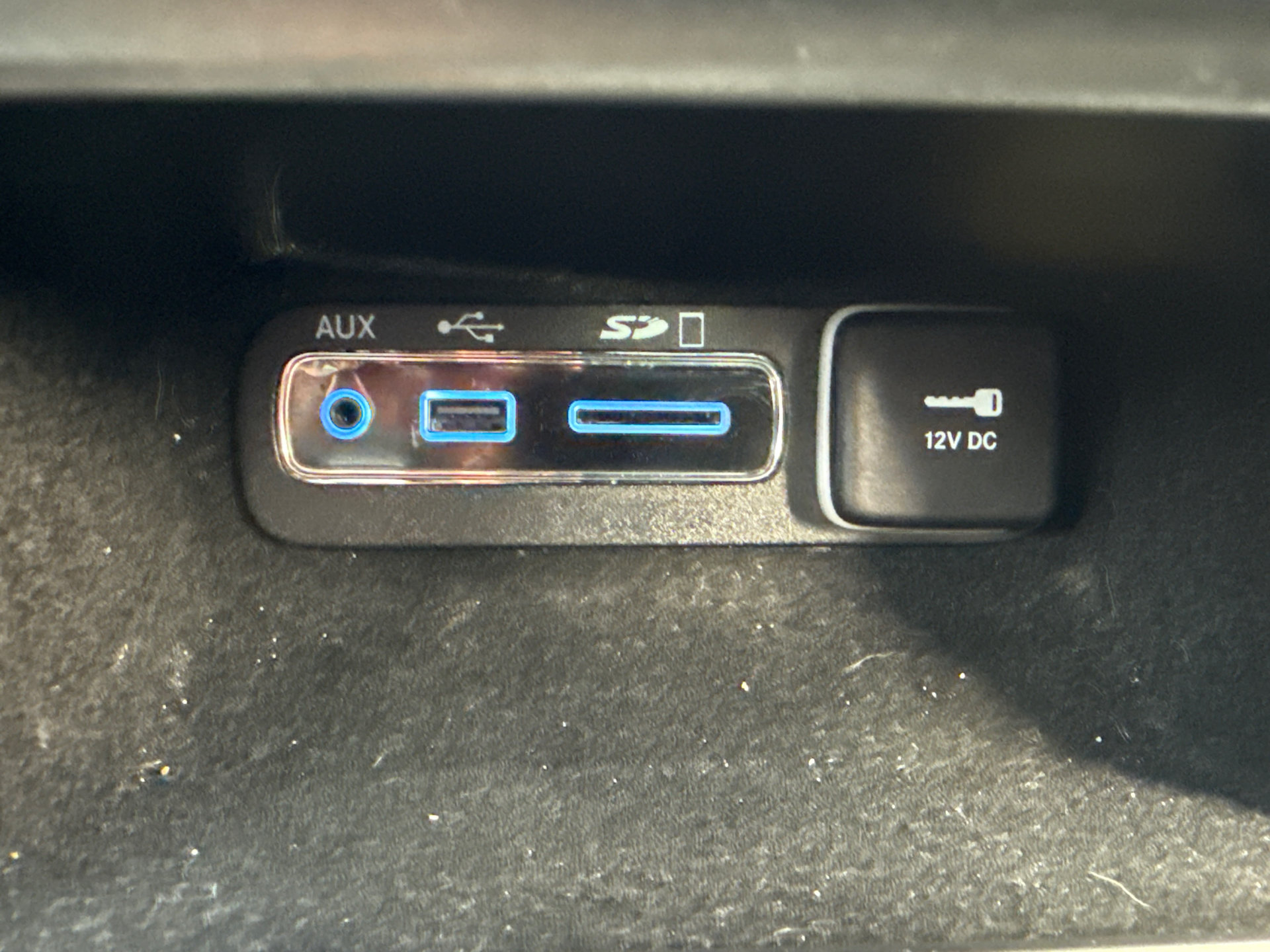 Used 2017 Jeep Grand Cherokee Altitude RWD image 28