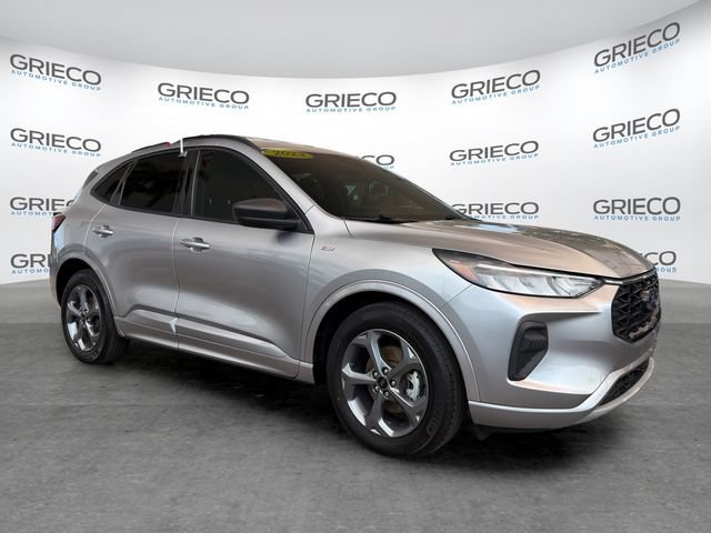 Used 2023 Ford Escape ST-Line w/ Tech Pack #1 FWD image 1