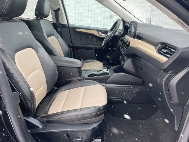 Used 2022 Ford Escape Titanium w/ Titanium Premium Package image 16
