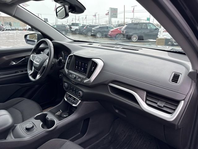 Used 2023 GMC Terrain SLE image 27