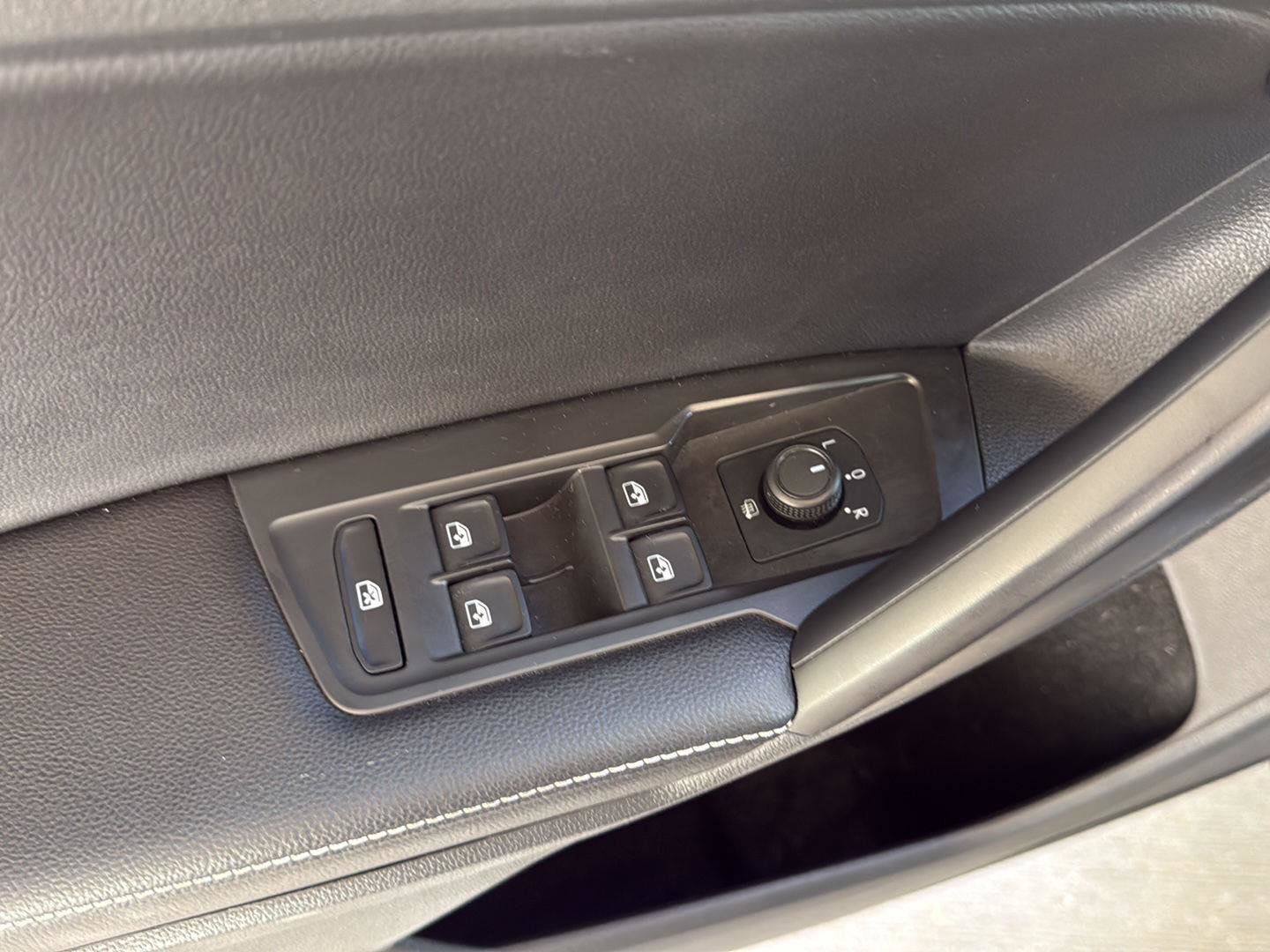 Used 2022 Volkswagen Tiguan S AWD/4WD image 16