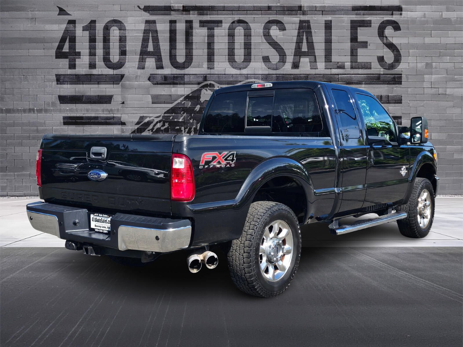Used 2015 Ford F250 Lariat w/ Lariat Interior Package AWD/4WD image 3