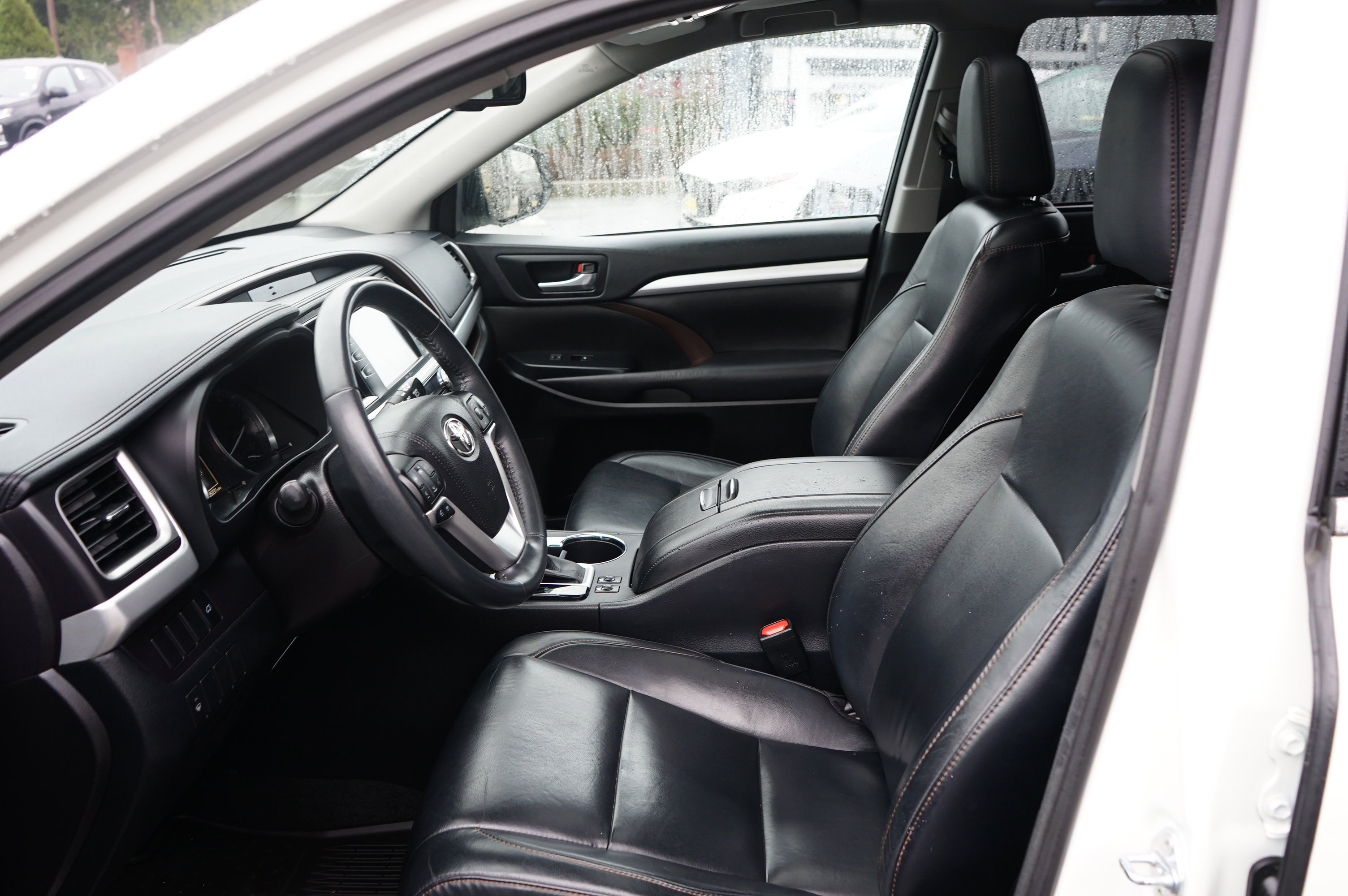 Used 2015 Toyota Highlander XLE image 12