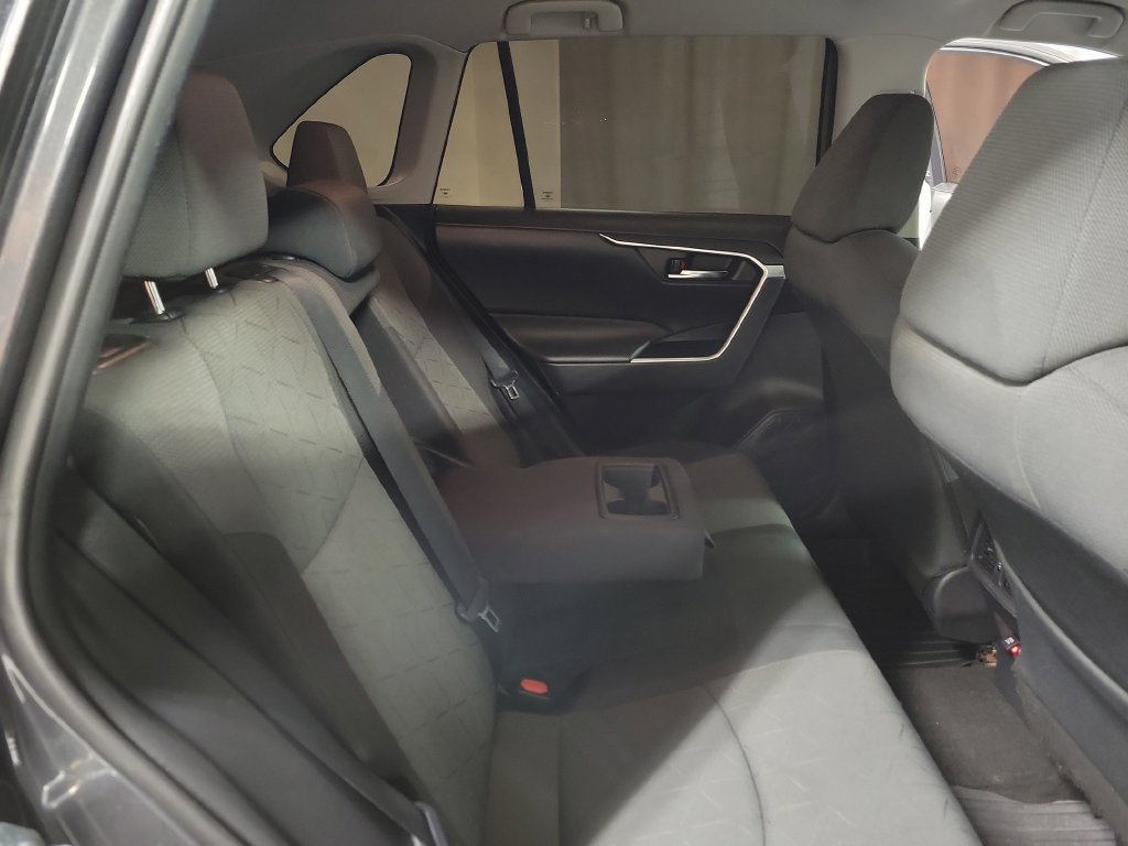 Used 2021 Toyota RAV4 XLE FWD image 30