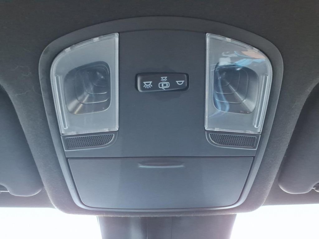 Used 2021 Hyundai Veloster N image 16