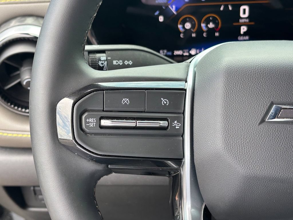 Certified 2024 Chevrolet Colorado ZR2 w/ Safety Package AWD/4WD image 18